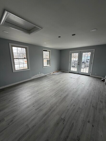 More Photos Of 13801 Brandywine Rd, Brandywine General Retail For Lease