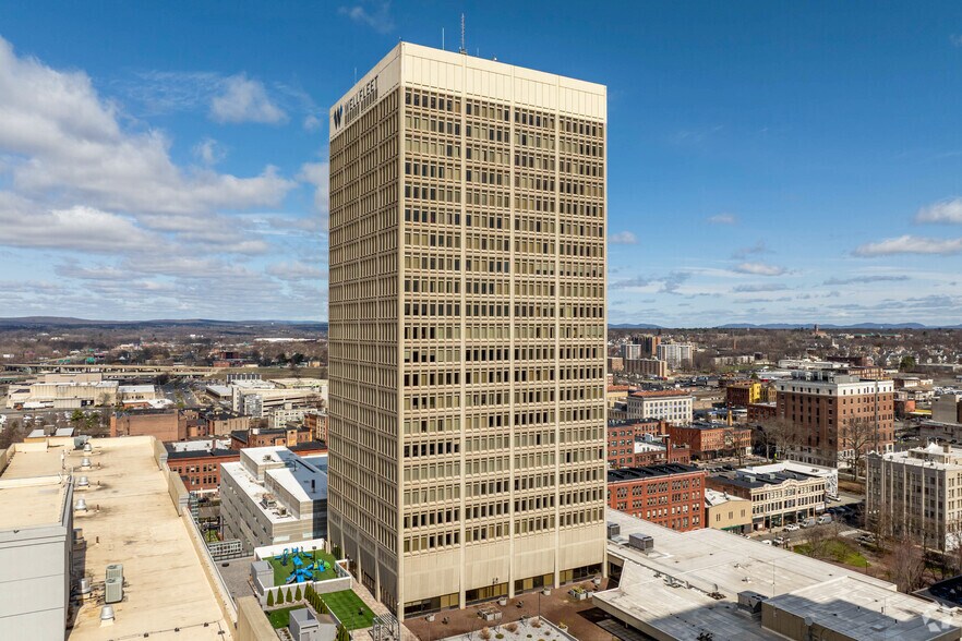 More Photos Of 1500 Main St, Springfield Medical For Lease