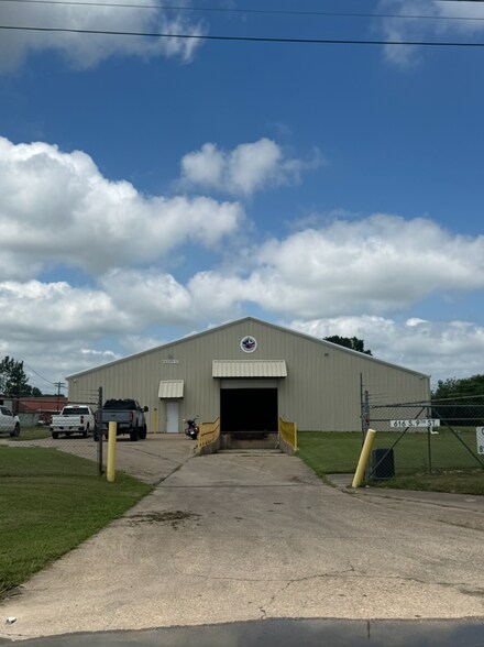 More Photos Of 616 S 9th St, Corsicana Warehouse For Sale