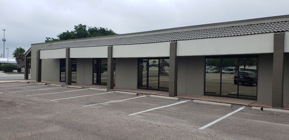 More Photos Of 4639 Corona Dr, Corpus Christi Showroom For Lease