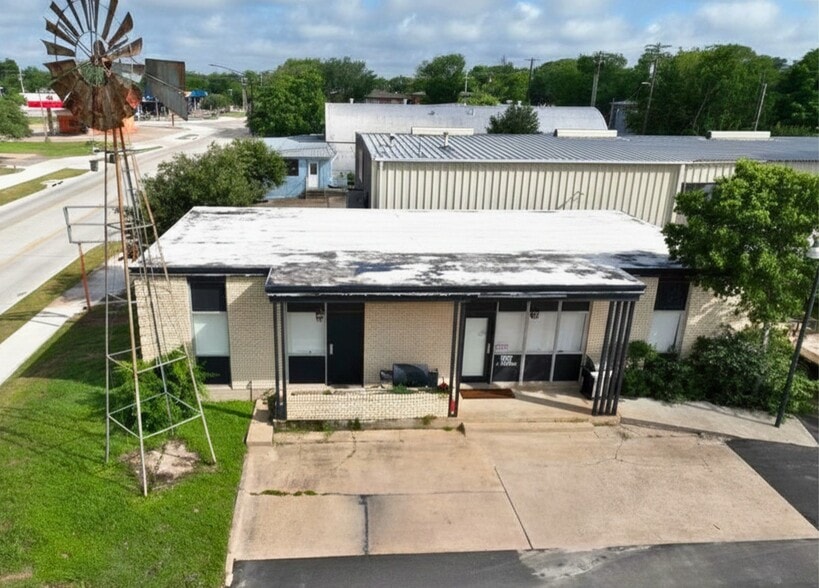 Primary Photo Of 2117 S College Ave, Bryan Office For Lease