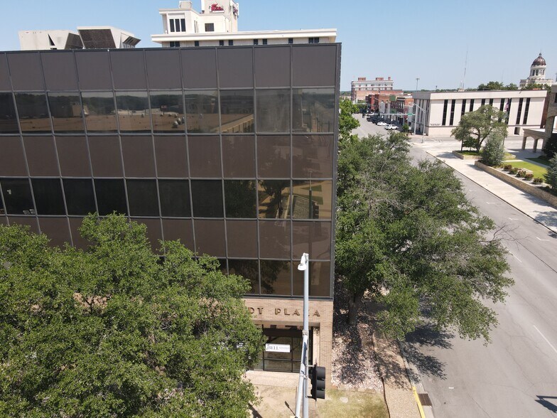 More Photos Of 333 W Main St, Ardmore Medical For Sale
