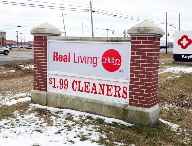 More Photos Of 8591-8595 Owenfield Rd, Powell Freestanding For Lease