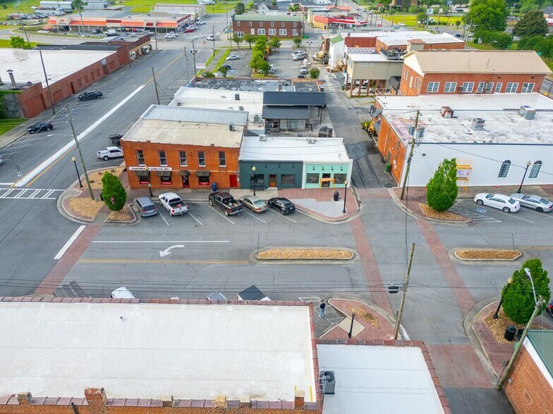 More Photos Of 110 E Market St, Chatsworth Flex For Sale