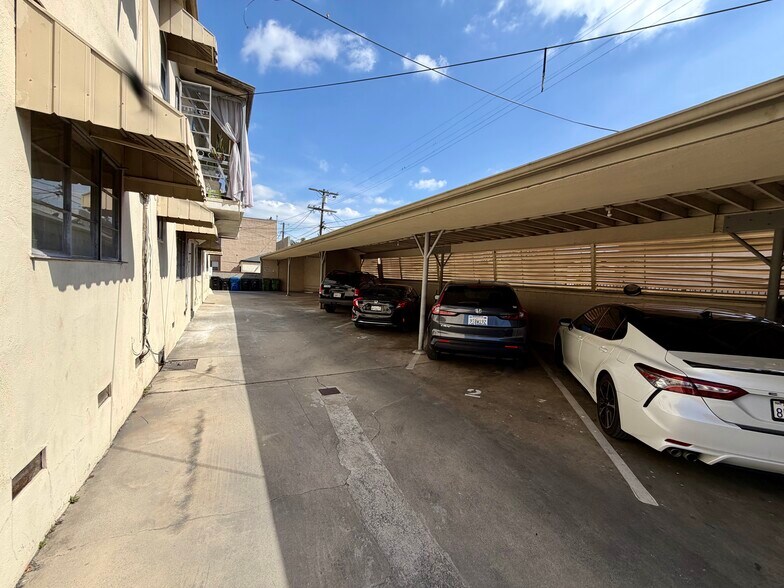 More Photos Of 1026-1036 W 57th St, Los Angeles Apartments For Sale