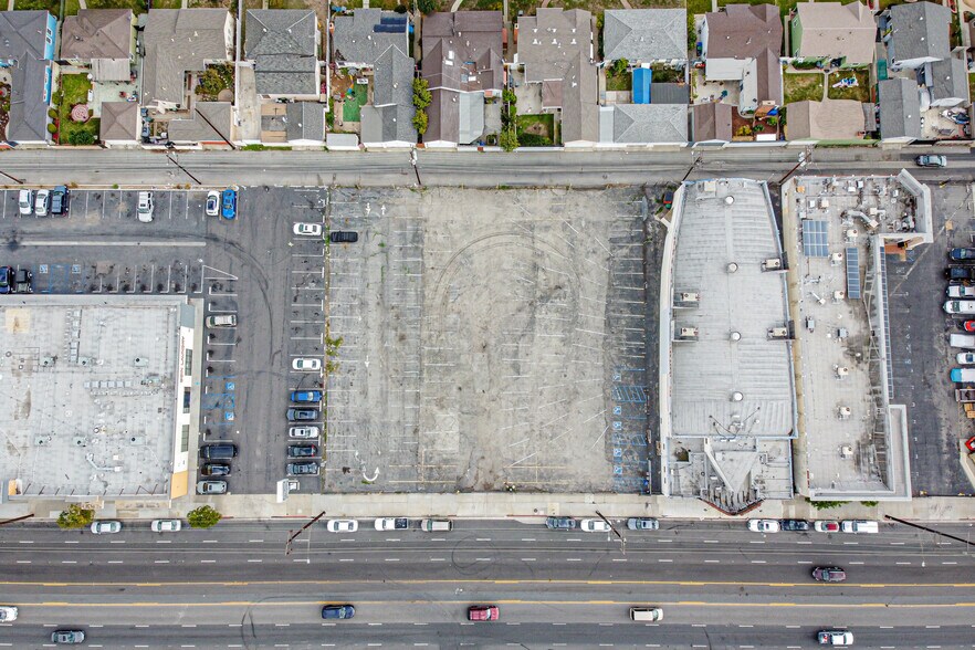 More Photos Of 14948 Crenshaw Blvd, Gardena Movie Theatre For Sale