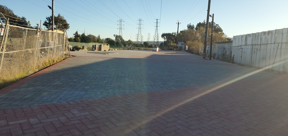 More Photos Of 800 Walnut St, San Bruno Land For Lease