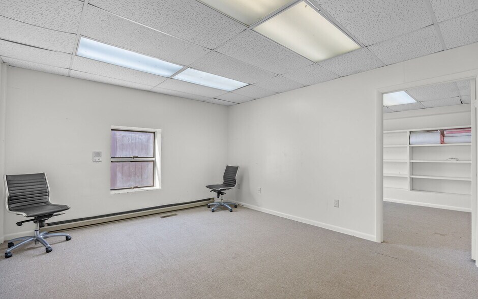 More Photos Of 105 S First Colonial Rd, Virginia Beach Flex For Sale