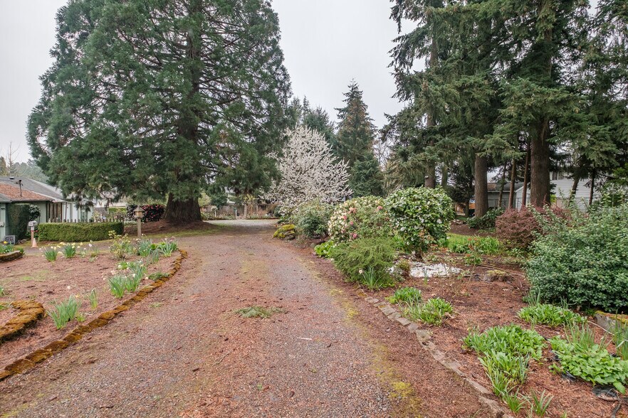 More Photos Of 5198 Skyline Rd S, Salem Multifamily For Sale