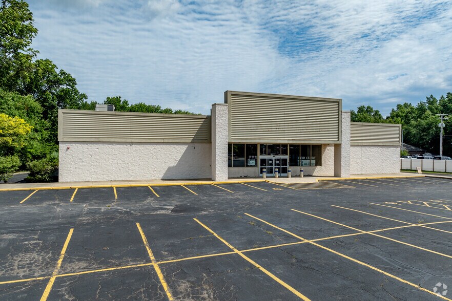 More Photos Of 33459 Vine St, Eastlake Freestanding For Lease