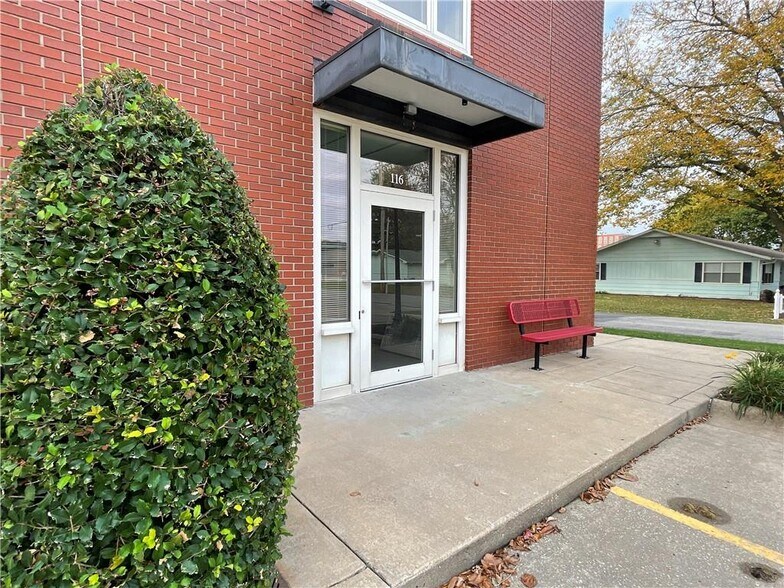 More Photos Of 206 SW 8th St, Bentonville Apartments For Lease