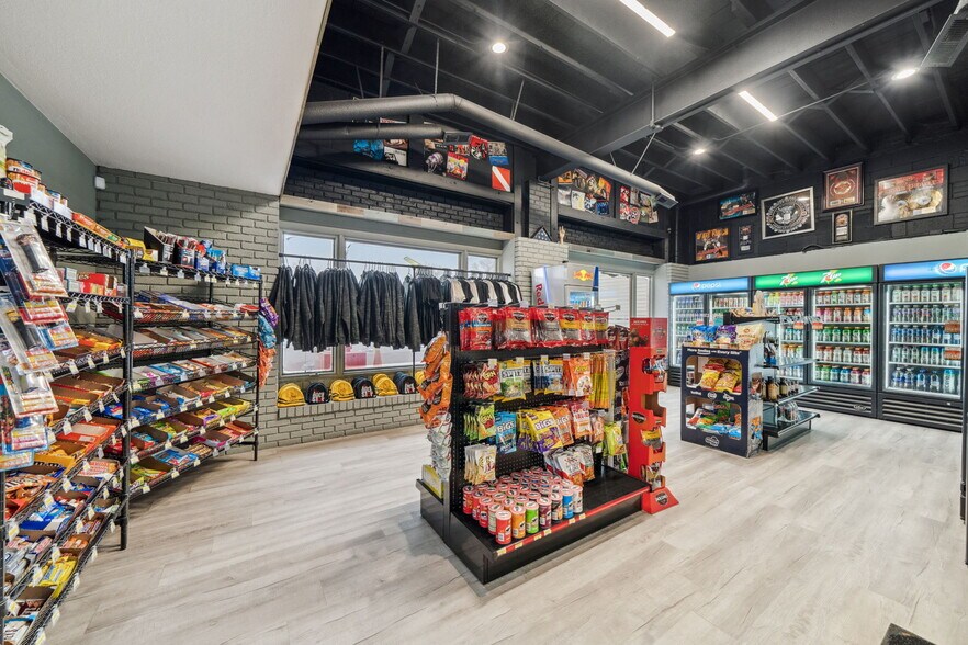 More Photos Of 901 W Pershing Blvd, Cheyenne Service Station For Sale