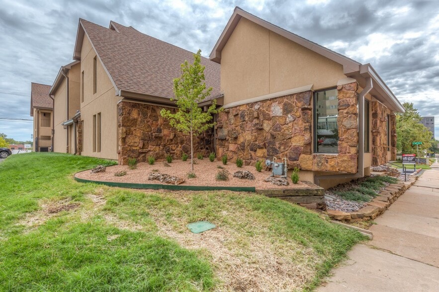 More Photos Of 1515 S Boulder Ave, Tulsa Office For Lease