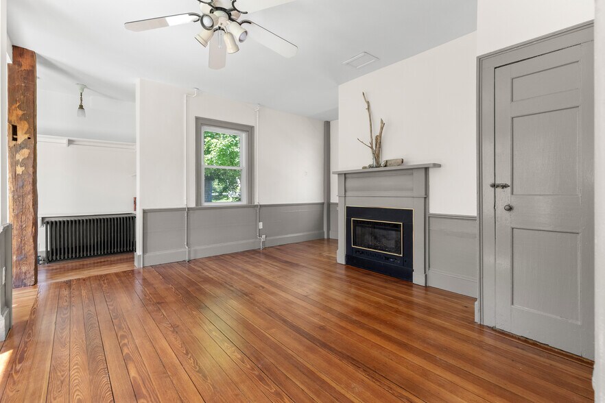 More Photos Of 7 Main St. St, Essex Apartments For Sale