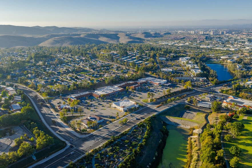 Primary Photo Of 23547-23641 Moulton Pky, Laguna Hills Unknown For Lease