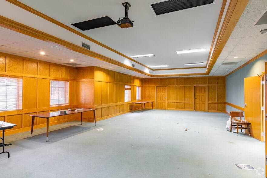 More Photos Of 2605 Ben Hill Rd, East Point Schools For Sale