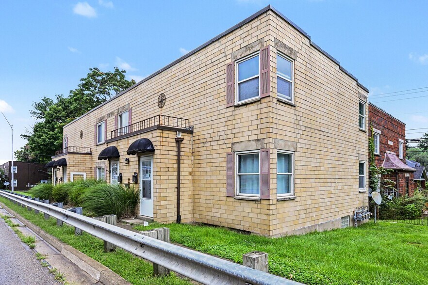 Primary Photo Of 2436-2442 S Dixie Dr, Kettering Apartments For Sale