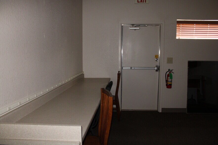 More Photos Of 1275 Anthony Dr, Anthony Medical For Lease