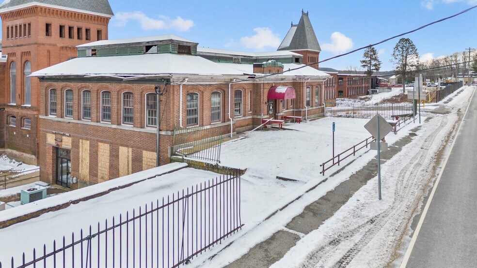 More Photos Of 575 Norwich Ave, Taftville Freestanding For Lease