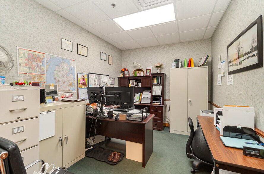 More Photos Of 6006 Westside Saginaw Rd, Bay City Office For Sale