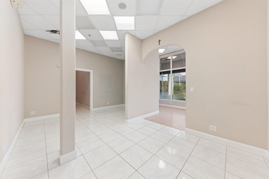 More Photos Of 826 N Dixie Hwy, Lantana Apartments For Sale