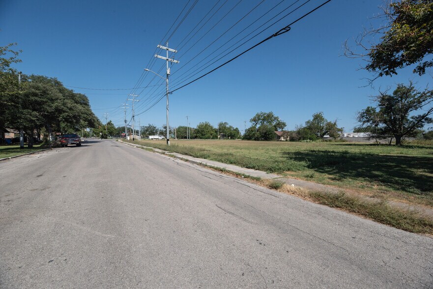 More Photos Of N Austin St & E Martindale St, Seguin Land For Sale