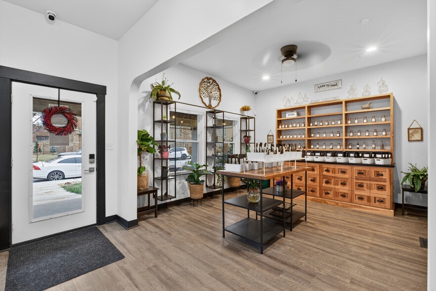 More Photos Of 1102 Linden St, Indianapolis Specialty For Lease