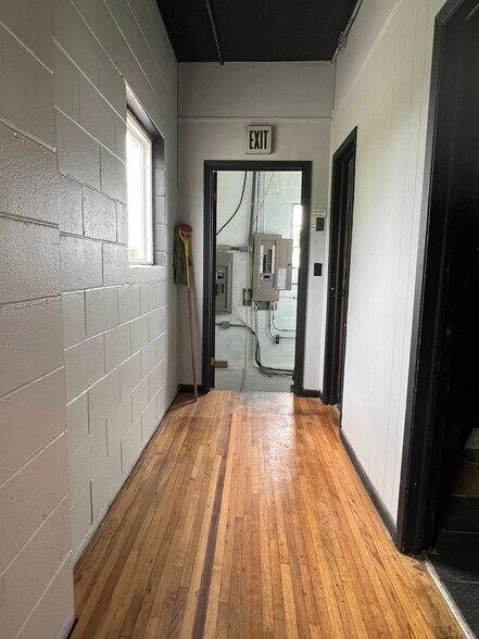 More Photos Of 720 S Broadway St, Greensburg Restaurant For Sale