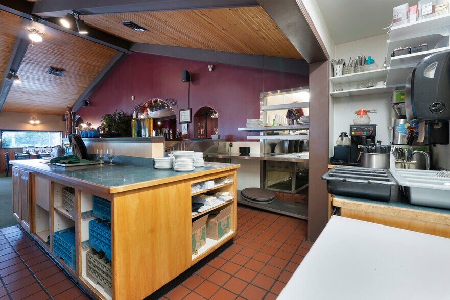 More Photos Of 3796 Us Highway 2 E, Kalispell Restaurant For Lease