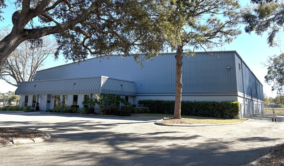 Primary Photo Of 6464 Parkland Dr, Sarasota Warehouse For Lease