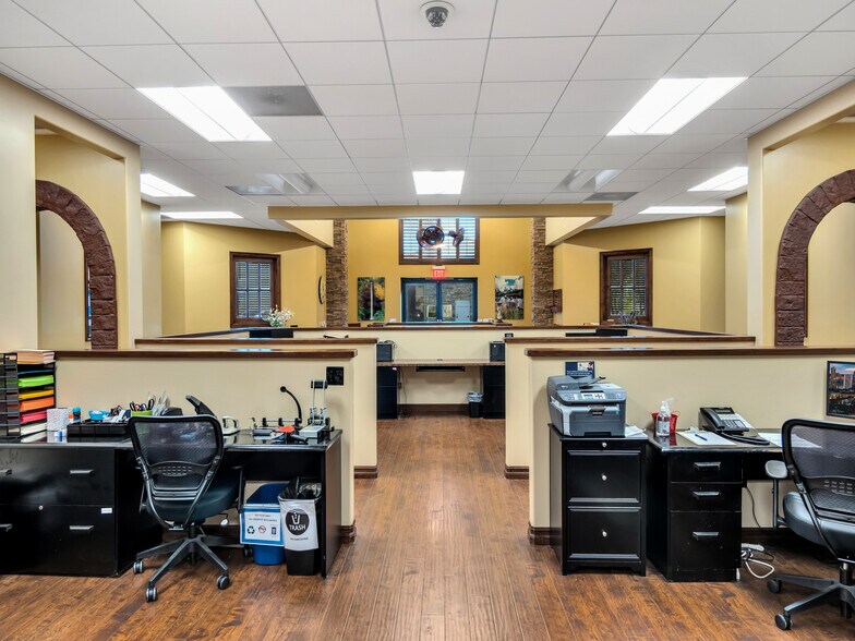 More Photos Of 3155 Old Conejo Rd, Thousand Oaks Office For Sale