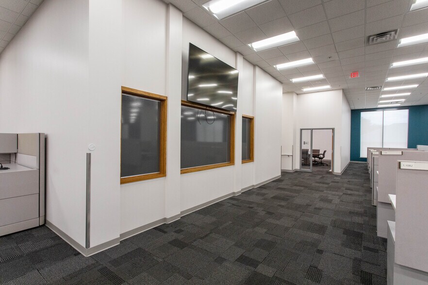 More Photos Of 2215 Southwest Pky, Wichita Falls Office For Lease