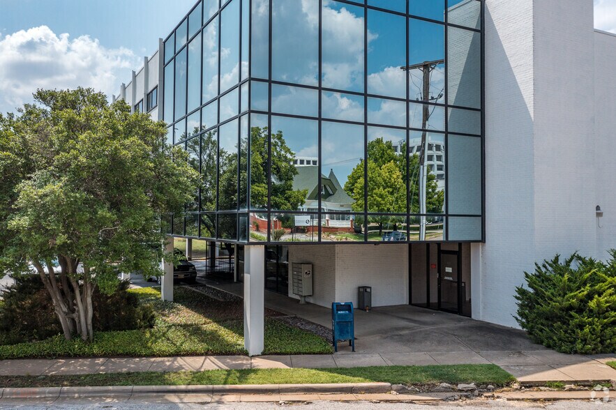 More Photos Of 1200 West Fwy, Fort Worth Office For Lease