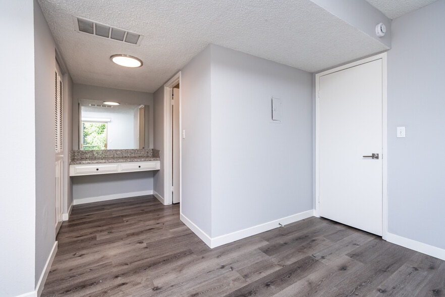 More Photos Of 2520 Northrop Ave, Sacramento Apartments For Sale
