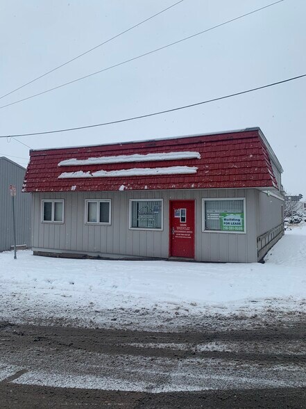 More Photos Of 1902 W 1st St, Duluth Service For Lease