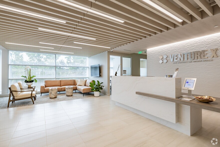 Primary Photo Of 555 Belaire Ave, Chesapeake Coworking Space