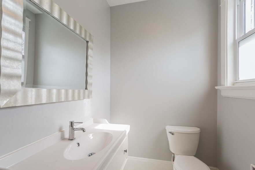 More Photos Of 804 Edenton St, Raleigh Office For Lease