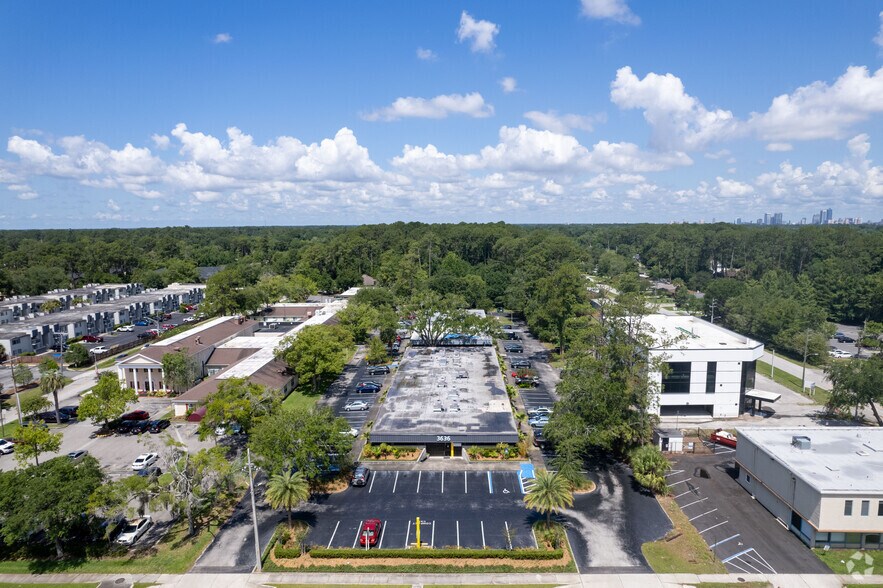 More Photos Of 3636 University Blvd, Jacksonville Medical For Lease