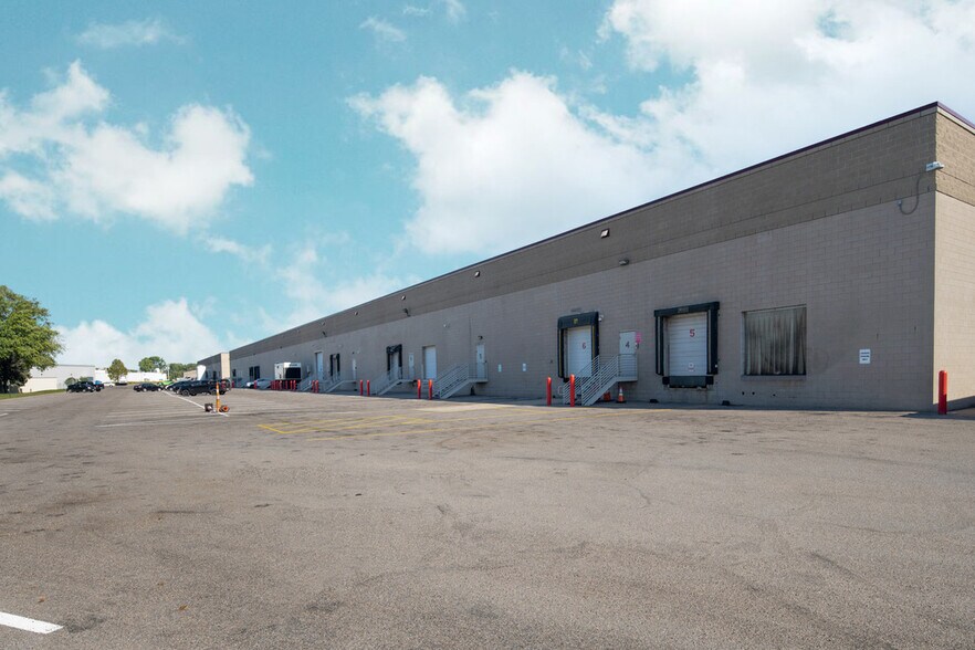 More Photos Of 723-739 Kasota Ave SE, Minneapolis Light Manufacturing For Lease
