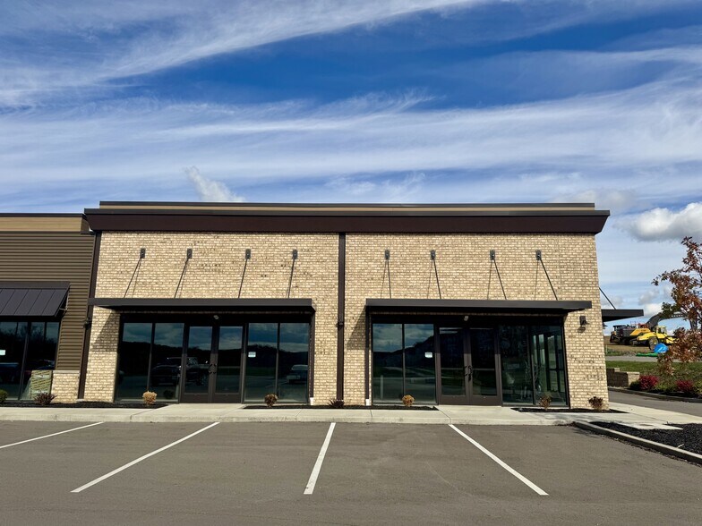 More Photos Of 4075-4089 Adair Ave, Valencia Storefront Retail Office For Lease