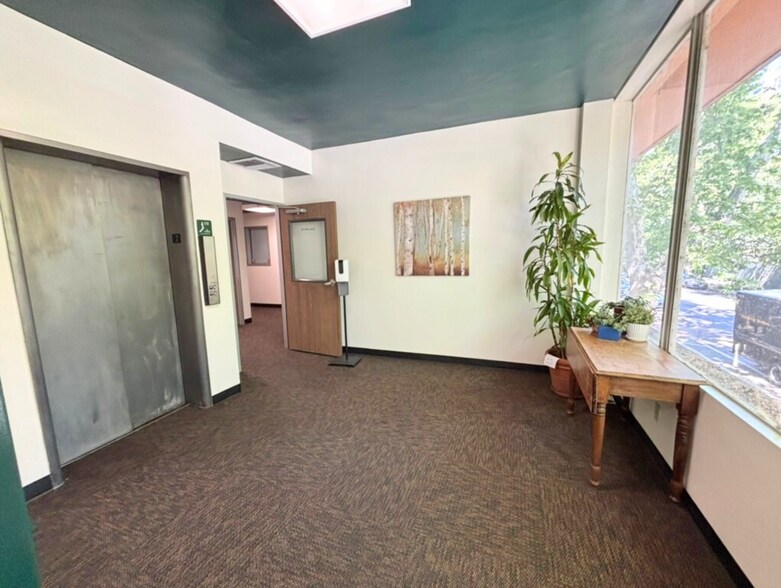 More Photos Of 2530 J St, Sacramento Office For Lease