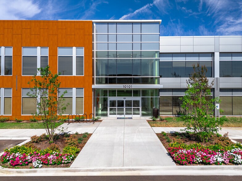 More Photos Of 10101 Global Way, Knoxville Medical For Lease