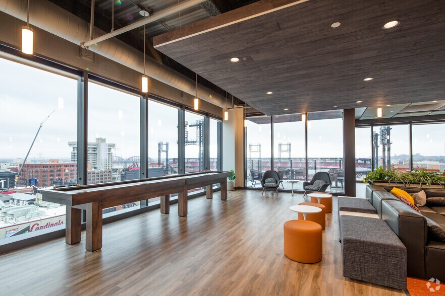 More Photos Of 6 Cardinal Way, Saint Louis Office For Lease