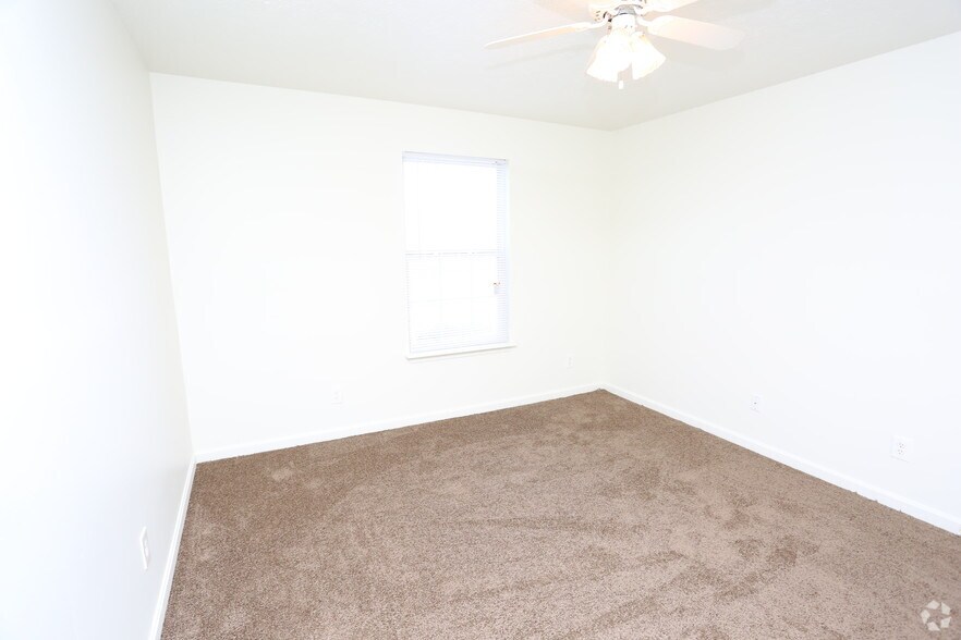 More Photos Of 3130 Saint Anthony Gardens Dr, Louisville Apartments For Sale