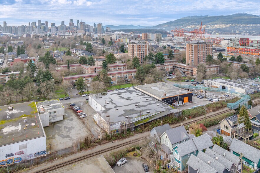 More Photos Of 680 Raymur Ave, Vancouver Warehouse For Lease