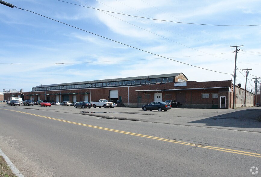 More Photos Of 179 Park Ave, East Hartford Unknown For Lease