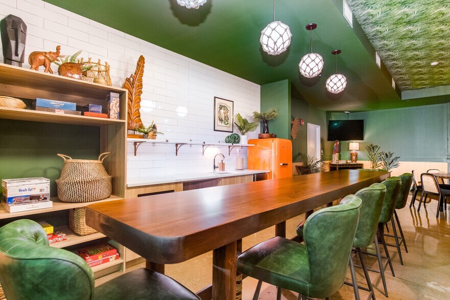 More Photos Of 5050 N Broadway St, Chicago Apartments For Lease