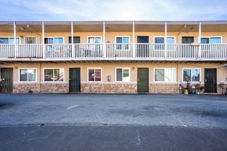 Primary Photo Of 132 E Reed St, San Jose Apartments For Sale