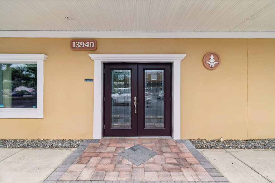 More Photos Of 13940 N Dale Mabry, Tampa Office For Sale