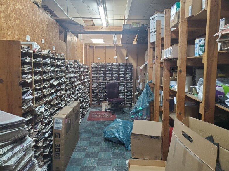 More Photos Of 124 E Jackson St, Hugo Office For Sale